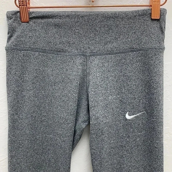 Nike Dri-Fit NWT Capri Leggings Gray Size Small - Picture 2 of 4